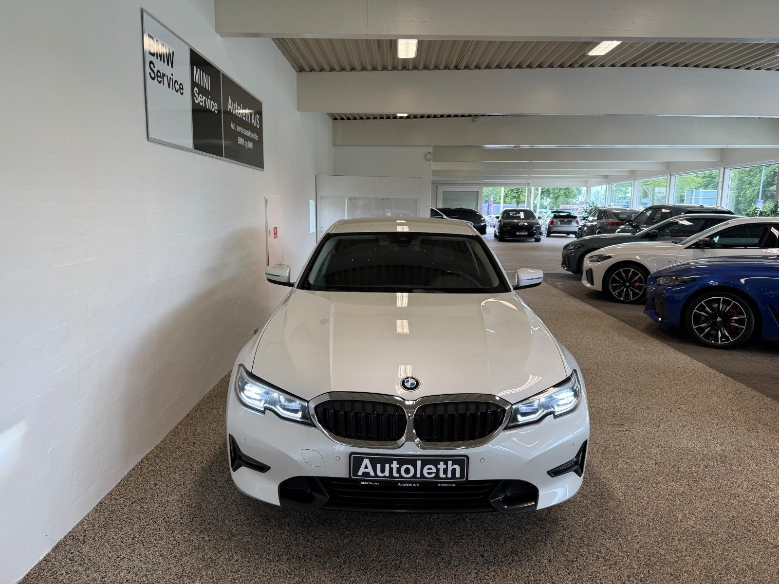 Hvid BMW 330d fra 2020