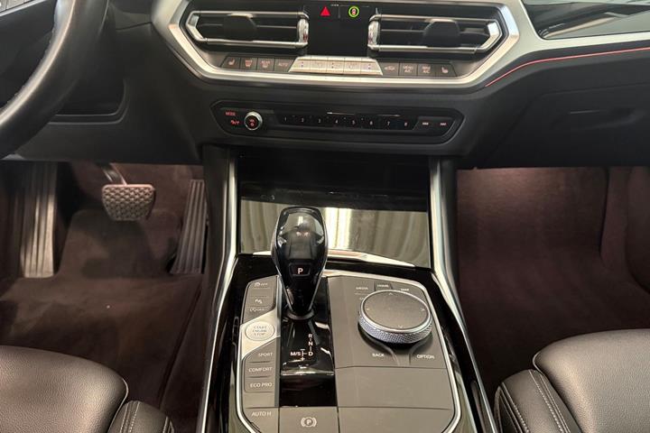 Hvid BMW 330d fra 2020