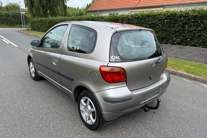 undefined Toyota Yaris fra 2003