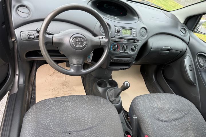 undefined Toyota Yaris fra 2003