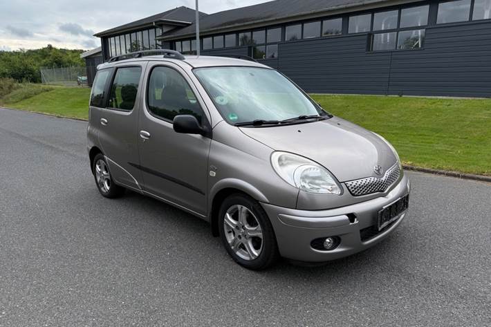undefined Toyota Yaris Verso fra 2005