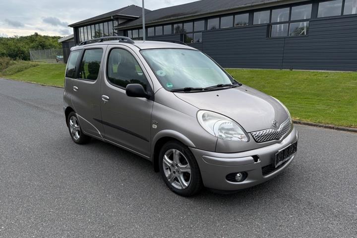 undefined Toyota Yaris Verso fra 2005