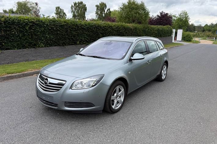 undefined Opel Insignia fra 2010 set udefra