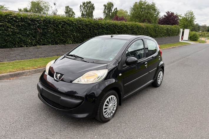 undefined Peugeot 107 fra 2009 set udefra