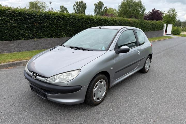 undefined Peugeot 206 fra 2003 set udefra
