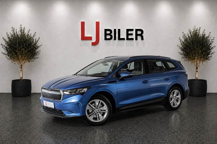 Blå Skoda Enyaq fra 2022 set udefra