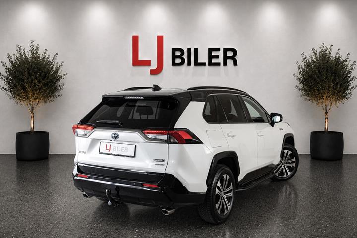 Hvid Toyota RAV4 fra 2022
