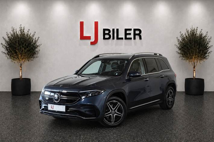 Sort Mercedes EQB300 fra 2022 set udefra