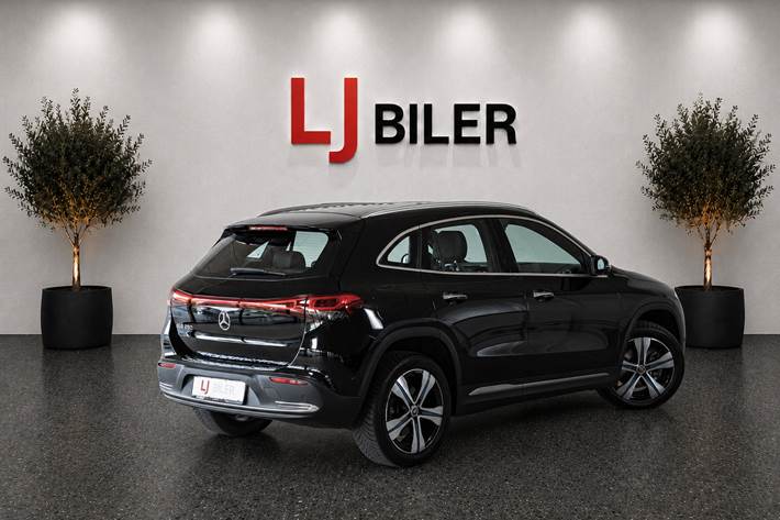 Sort Mercedes EQA250 fra 2021