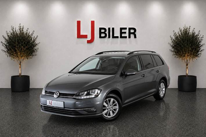 Grå VW Golf VII fra 2019 set udefra