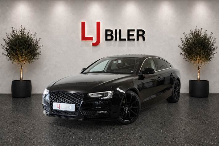 Sort Audi A5 fra 2013 set udefra