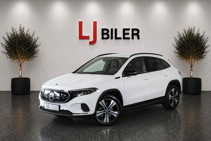 Hvid Mercedes EQA250 fra 2022 set udefra