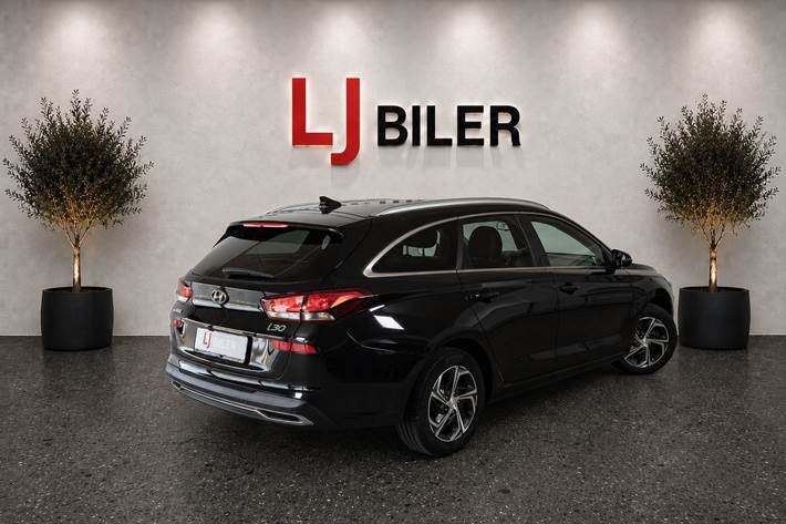 Sort Hyundai i30 fra 2023