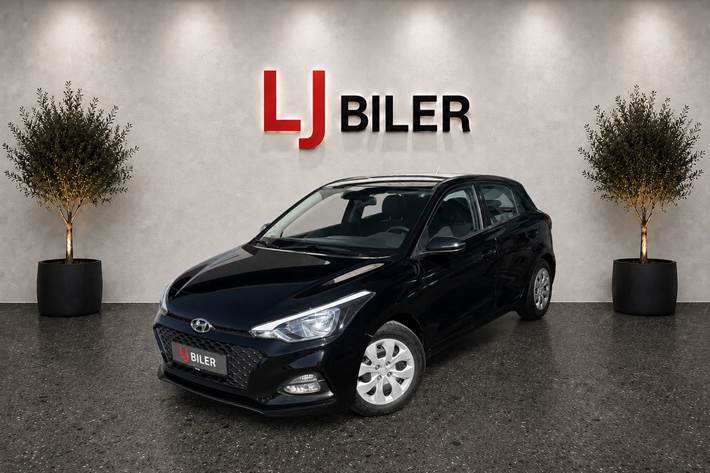 Sort Hyundai i20 fra 2020 set udefra