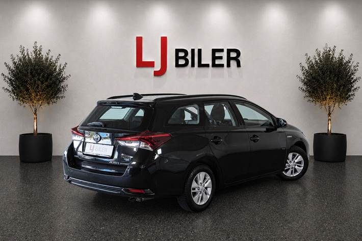 Sort Toyota Auris fra 2015