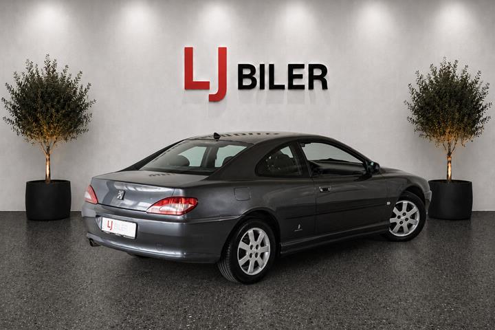Grå Peugeot 406 fra 2001
