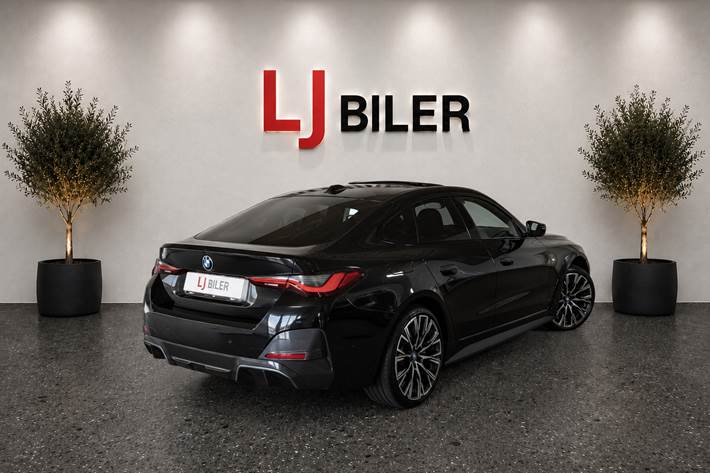 Sort BMW i4 fra 2023