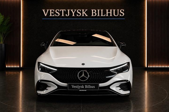 Hvid Mercedes EQE350+ fra 2022