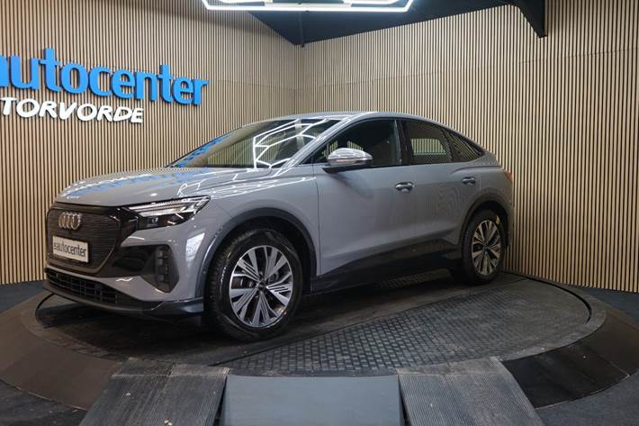 Grå Audi Q4 e-tron fra 2023