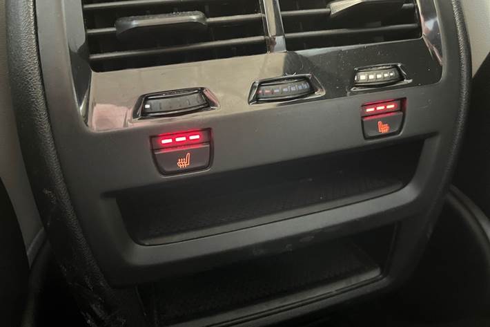 Grå BMW X5 fra 2025