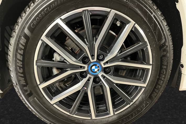 Hvid BMW iX1 fra 2024
