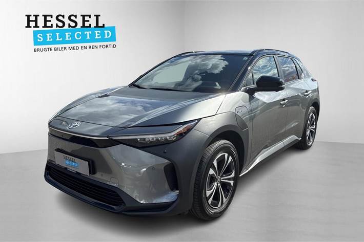 Grå Toyota BZ4X fra 2024 set udefra