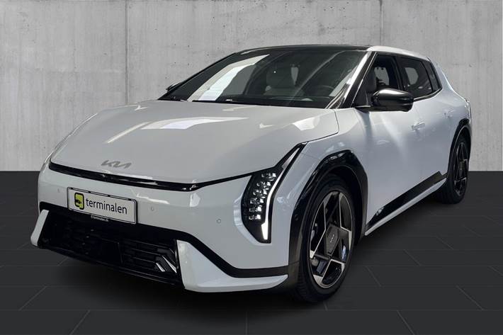 Hvid Kia EV4 fra 2026 set udefra
