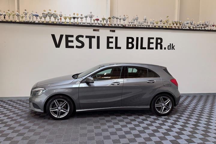 Grå Mercedes A180 fra 2015