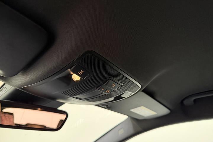 Grå Mercedes A180 fra 2015