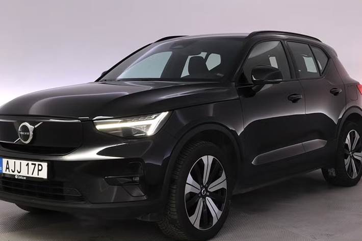 Sort Volvo XC40 fra 2023