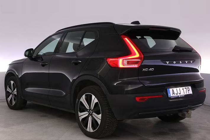 Sort Volvo XC40 fra 2023