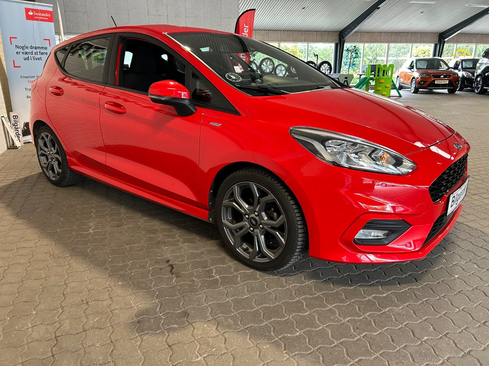 Rød Ford Fiesta fra 2019