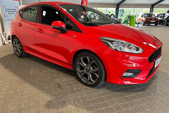 Rød Ford Fiesta fra 2019