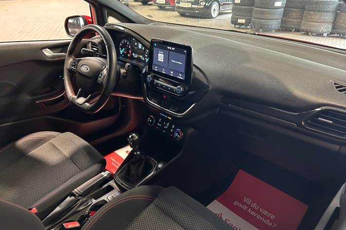 Rød Ford Fiesta fra 2019