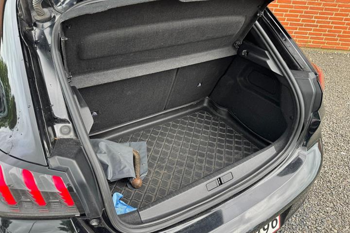 undefined Peugeot 208 fra 2020