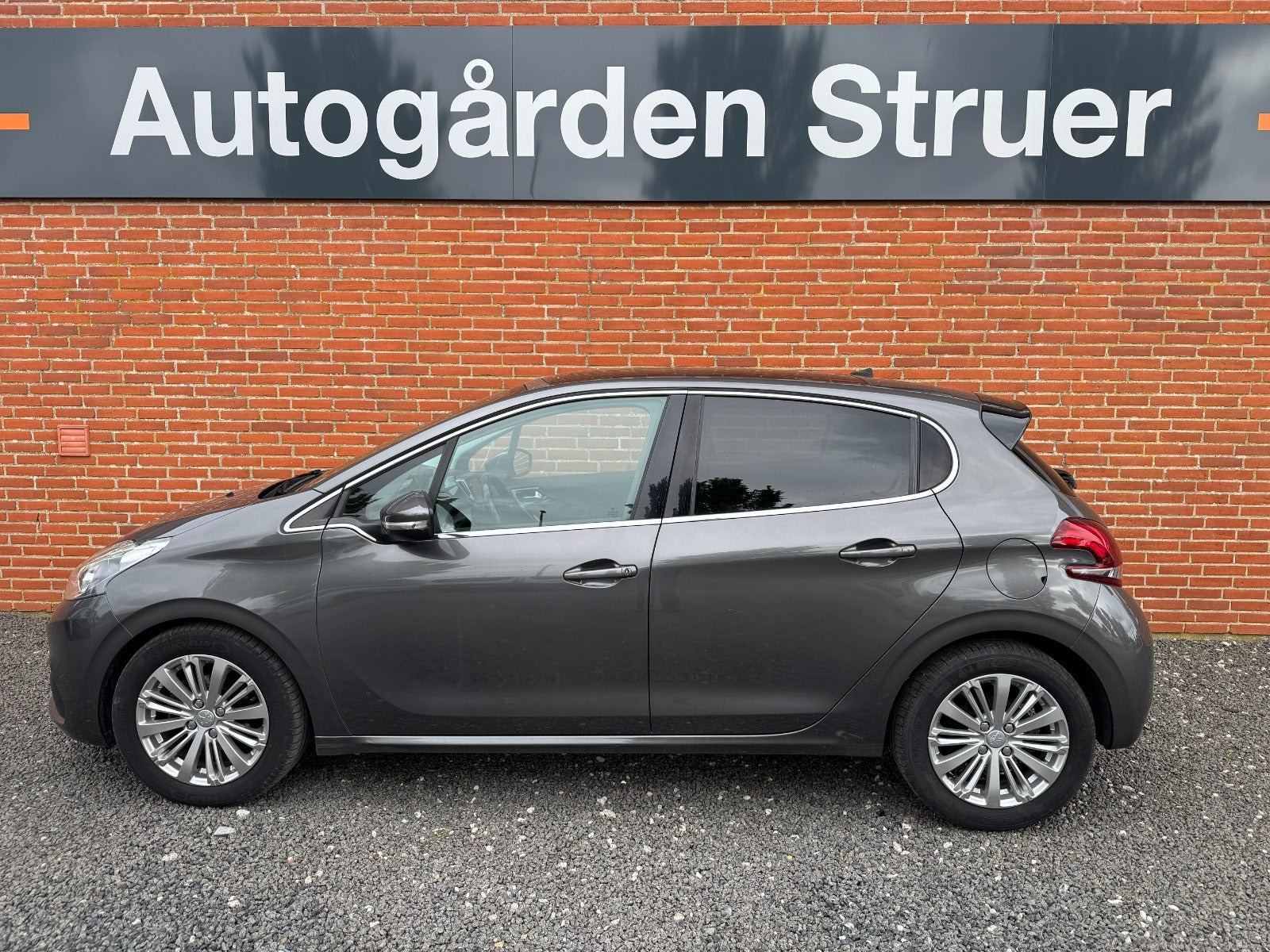undefined Peugeot 208 fra 2019