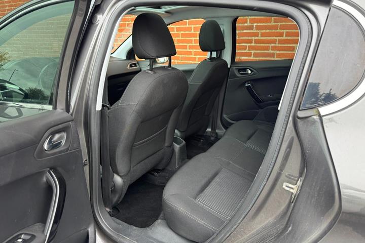 undefined Peugeot 208 fra 2019