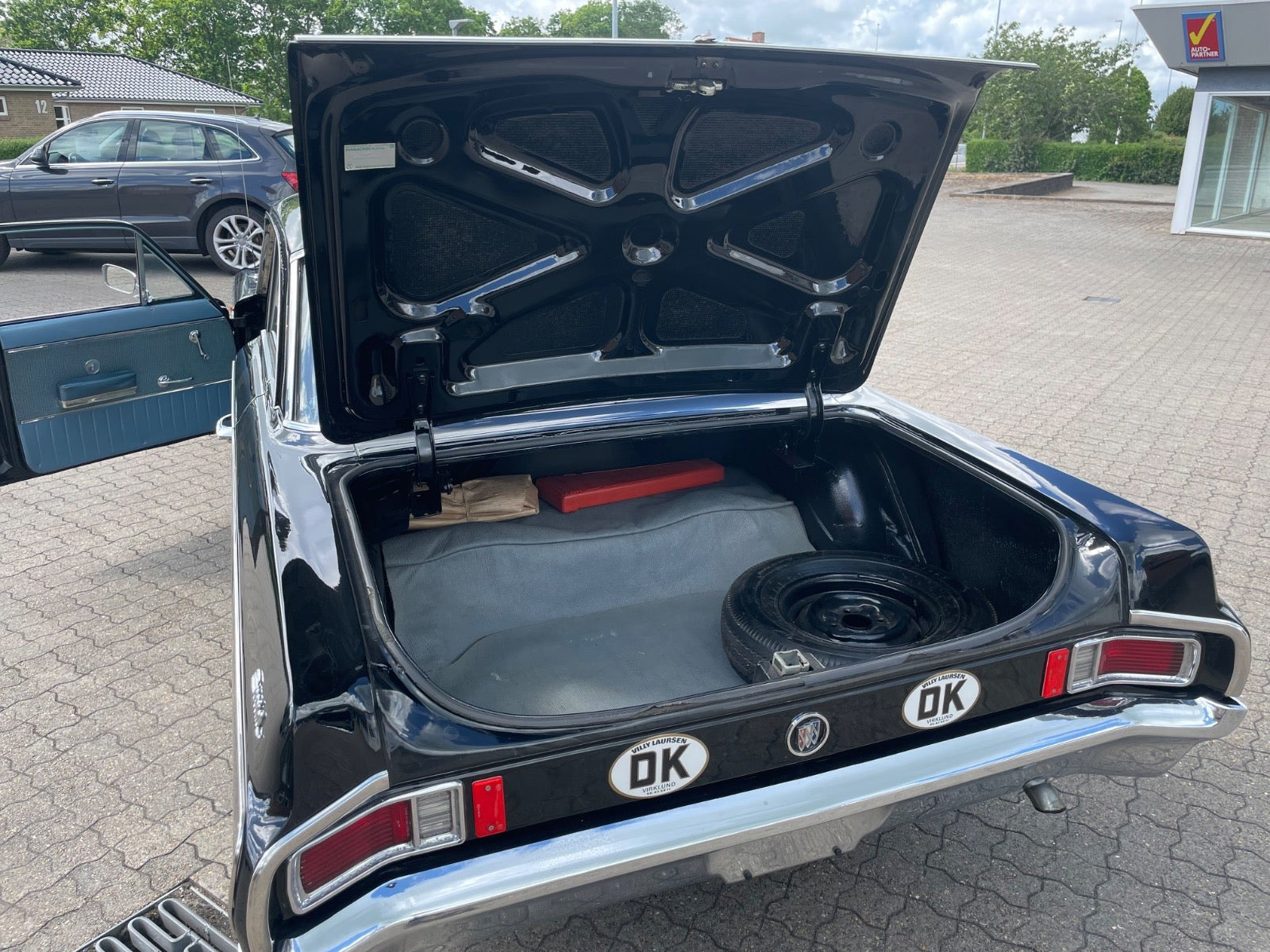 Sort Buick Special fra 1962 set udefra