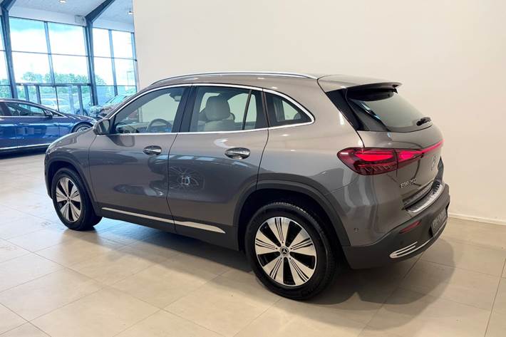 Grå Mercedes EQA250 fra 2025