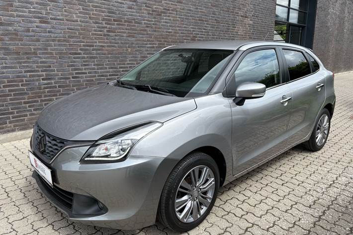 Grå Suzuki Baleno fra 2020