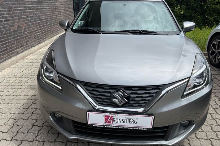 Grå Suzuki Baleno fra 2020