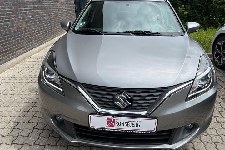 Grå Suzuki Baleno fra 2020
