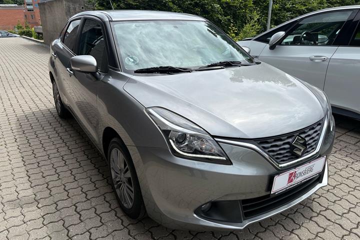 Grå Suzuki Baleno fra 2020
