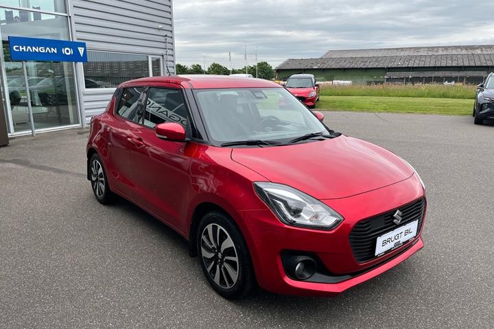 Rød Suzuki Swift fra 2017