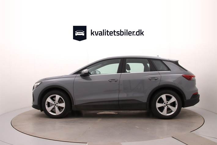 Grå Audi Q4 fra 2023