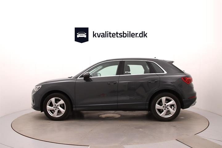 Grå Audi Q3 fra 2019
