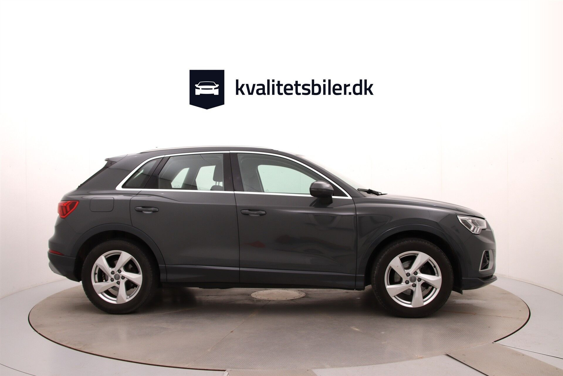 Grå Audi Q3 fra 2019