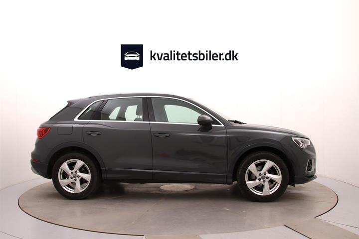 Grå Audi Q3 fra 2019