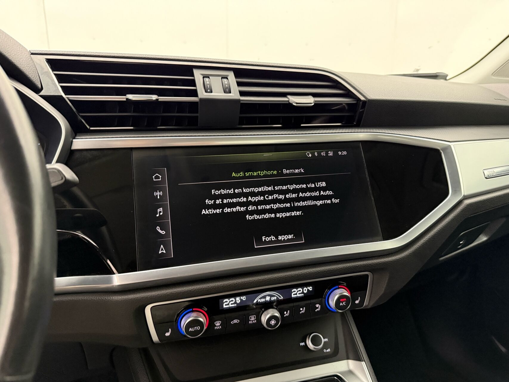 Grå Audi Q3 fra 2019