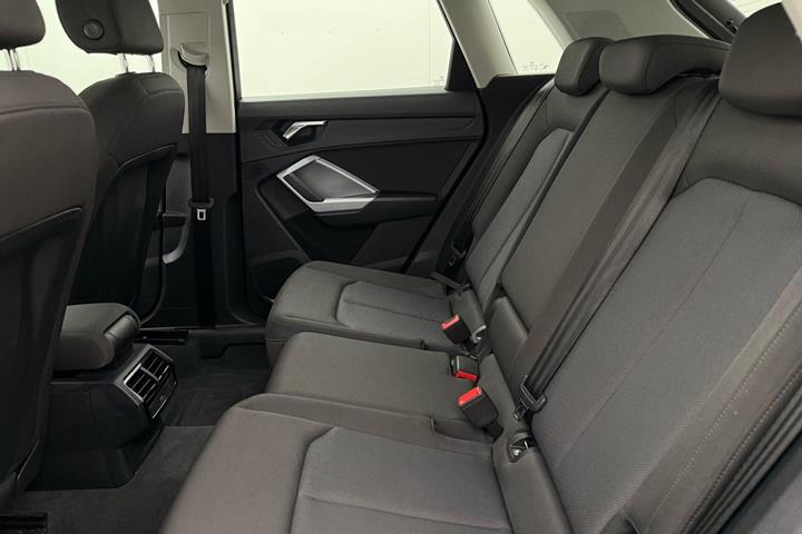 Grå Audi Q3 fra 2019